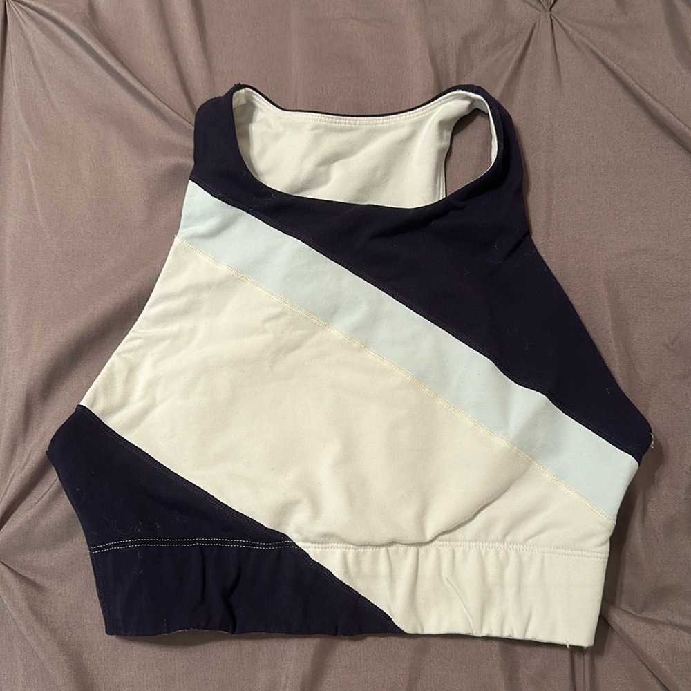 New balance size M sports bra